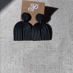 Nwt Plunder Black Arch Earrings